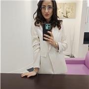 Dottoressa in farmacia, esperta in chimica di qualunque genere (dalla generale all'analitica o organica)